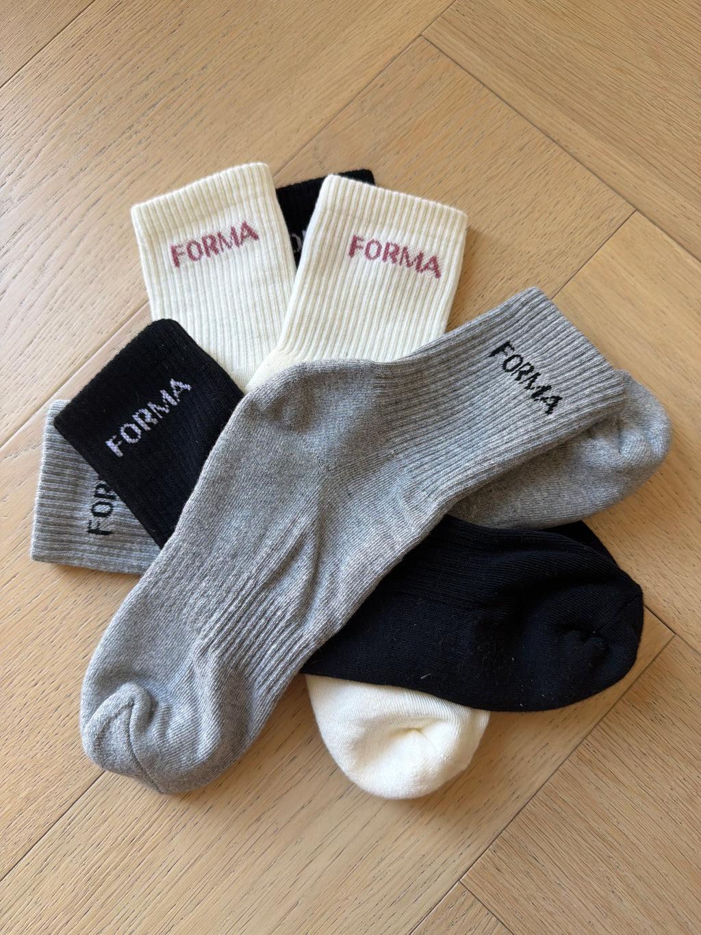 FORMA Non Grip Socks