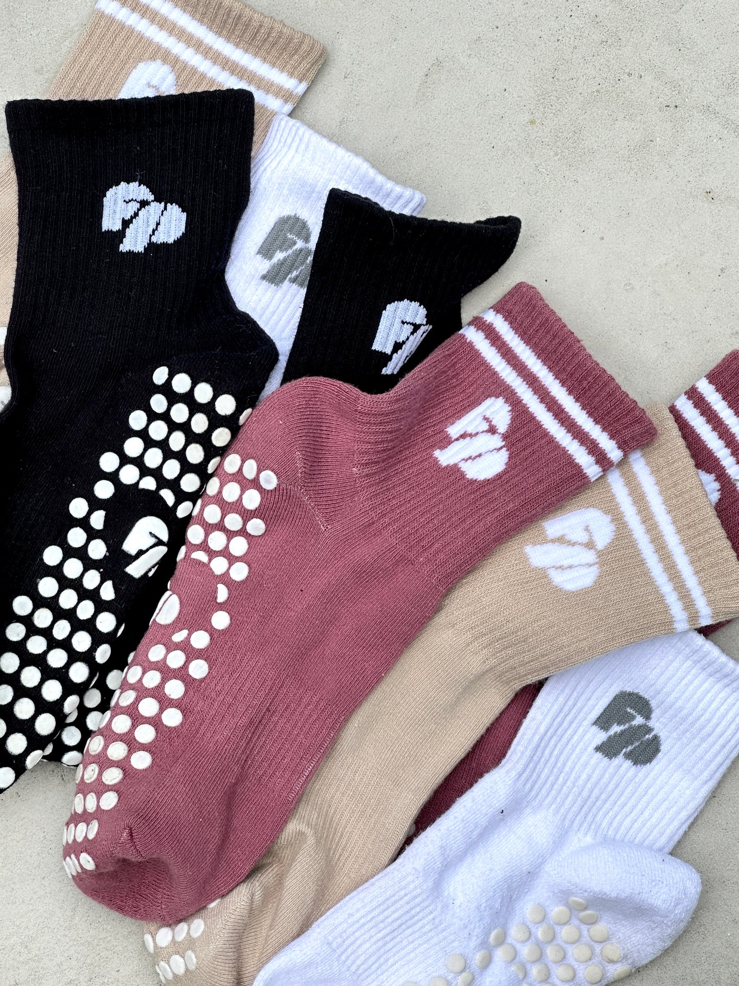 Ribbed Grip Socks - Retro Collection